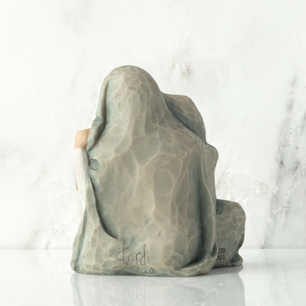 Cozy figurine as a mother and children family keepsake gift